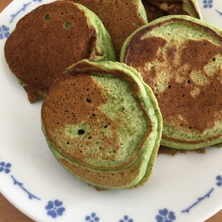 １歳半☆ほうれん草と人参のホットケーキ